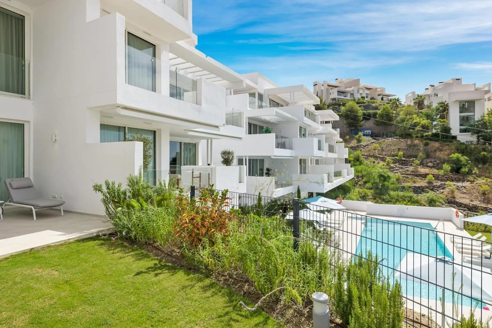 Hillside Flat With Pool In Palo Alto By Costarentals - Ref M49 Marbella Apartment