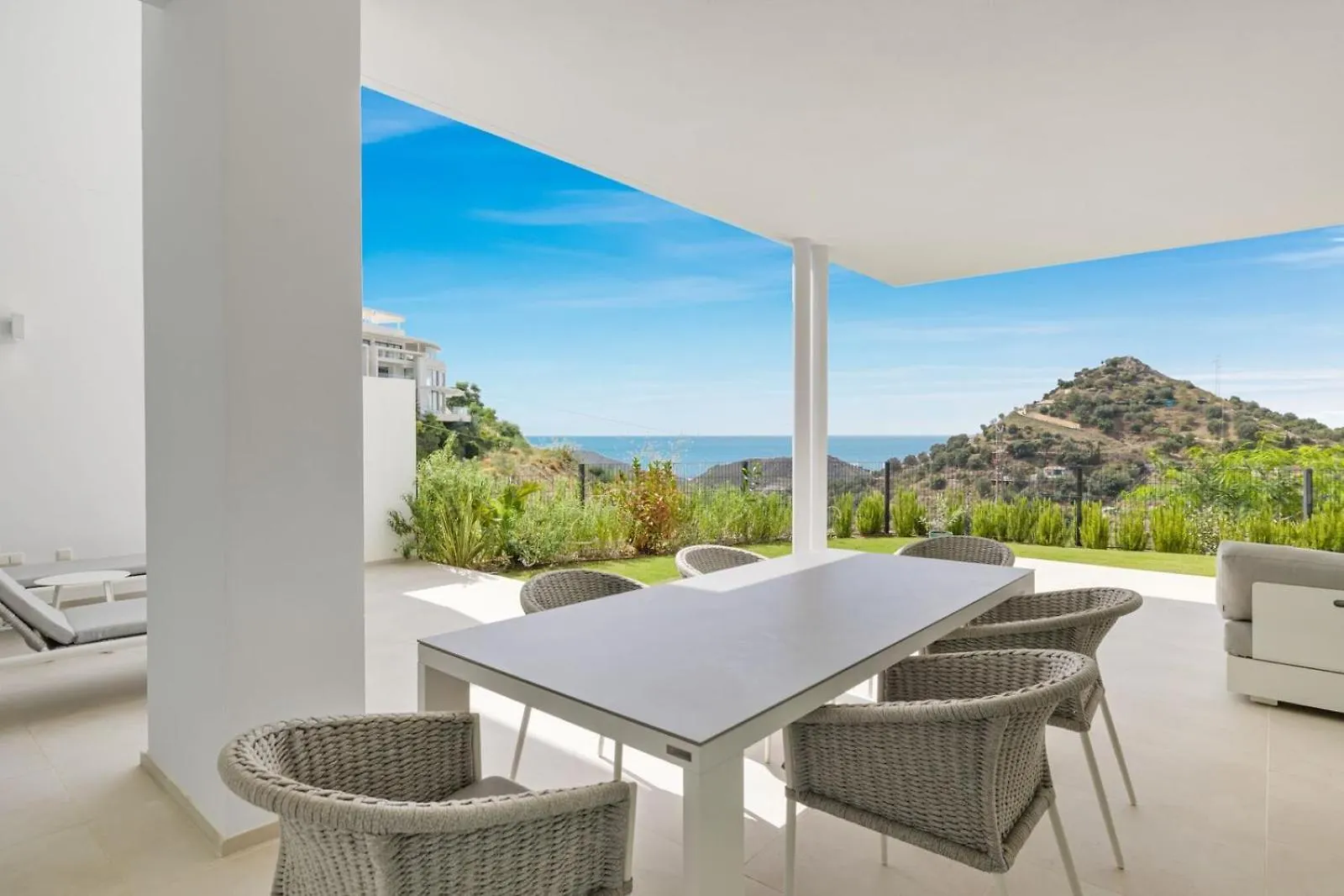 Hillside Flat With Pool In Palo Alto By Costarentals - Ref M49 Marbella Spain